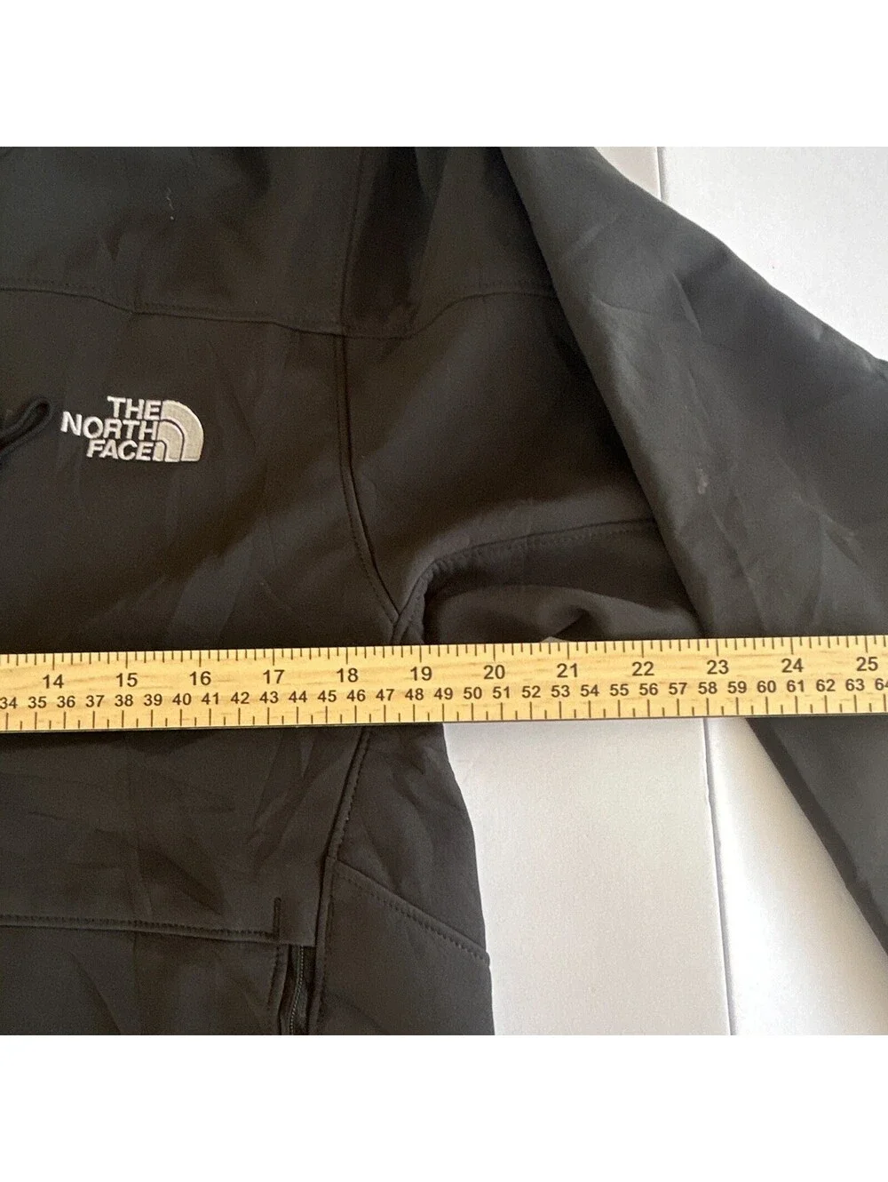 The North Face Men's Black Solid Stand-Up Full Zip Logo Jacket Size S